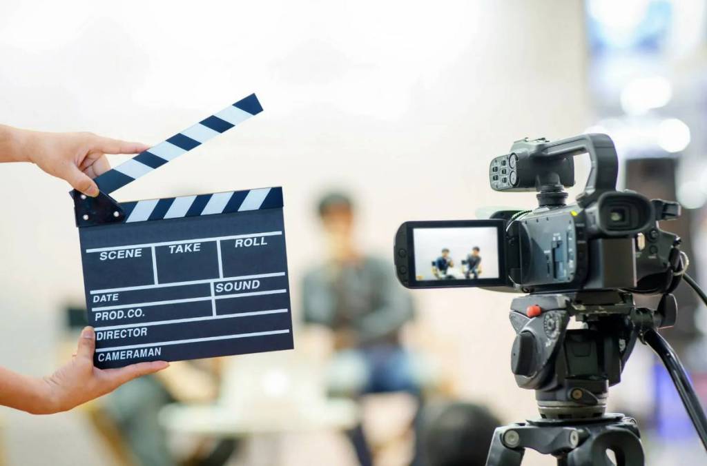 Влияет ли цена на качество видеосъемки? Нужна видеосъемка, но вы не знаете, как выбрать лучшего видеографа? Узнайте, как опыт, оборудование и стиль влияют на качество видео